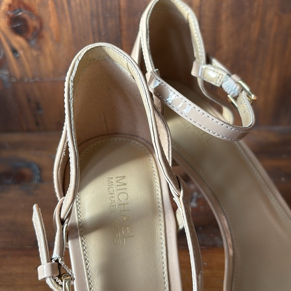 Michael Kors heels - Picture 2 of 4